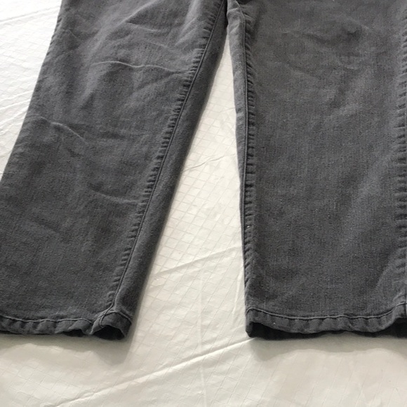 Denim 24/7~Jeans ⚫️ - Picture 2 of 9